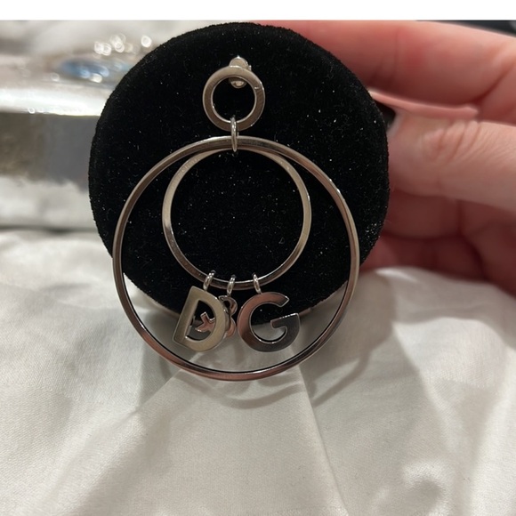 hoop earrings - Picture 6 of 7